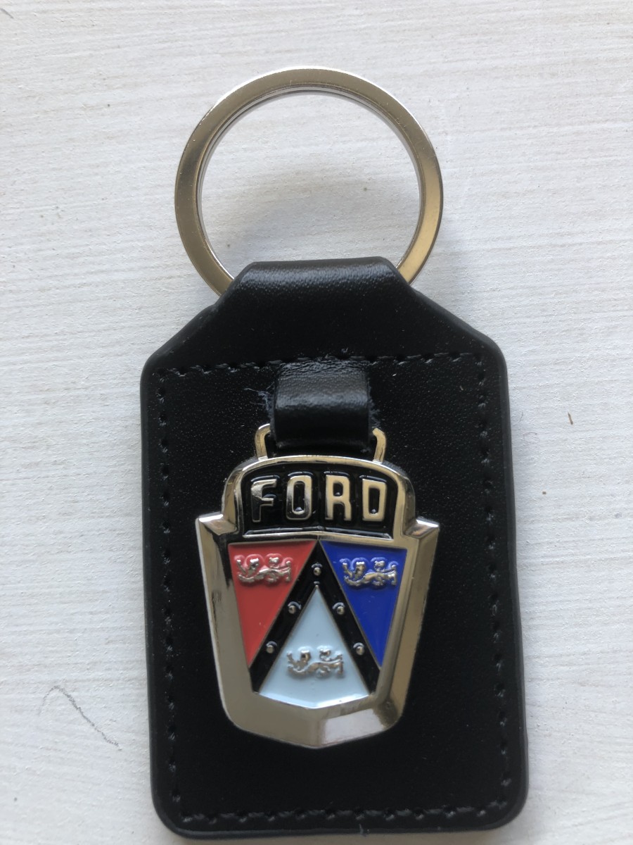 Ford Customline /Mainline logo Key ring